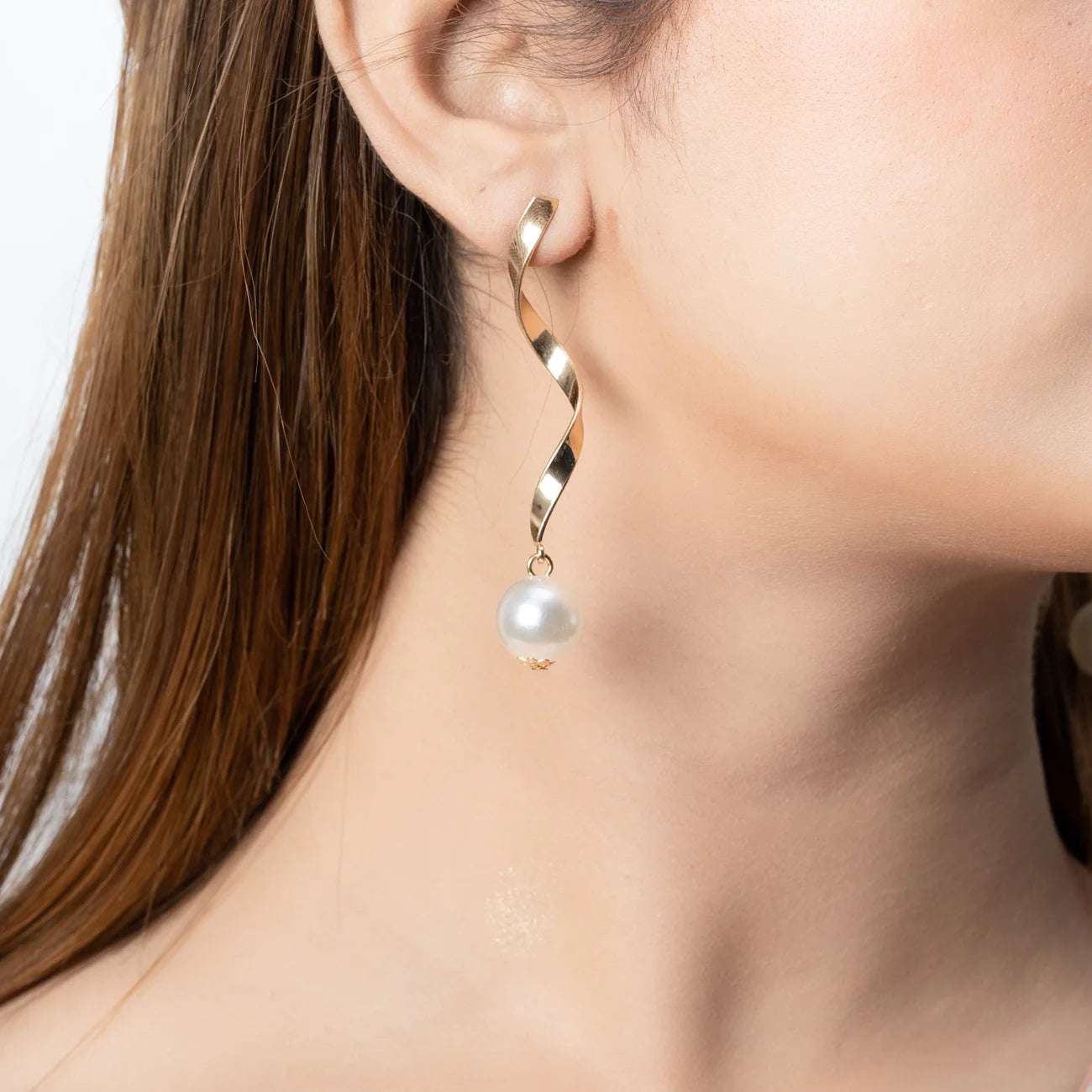 PRECIOUS STUD EARRINGS