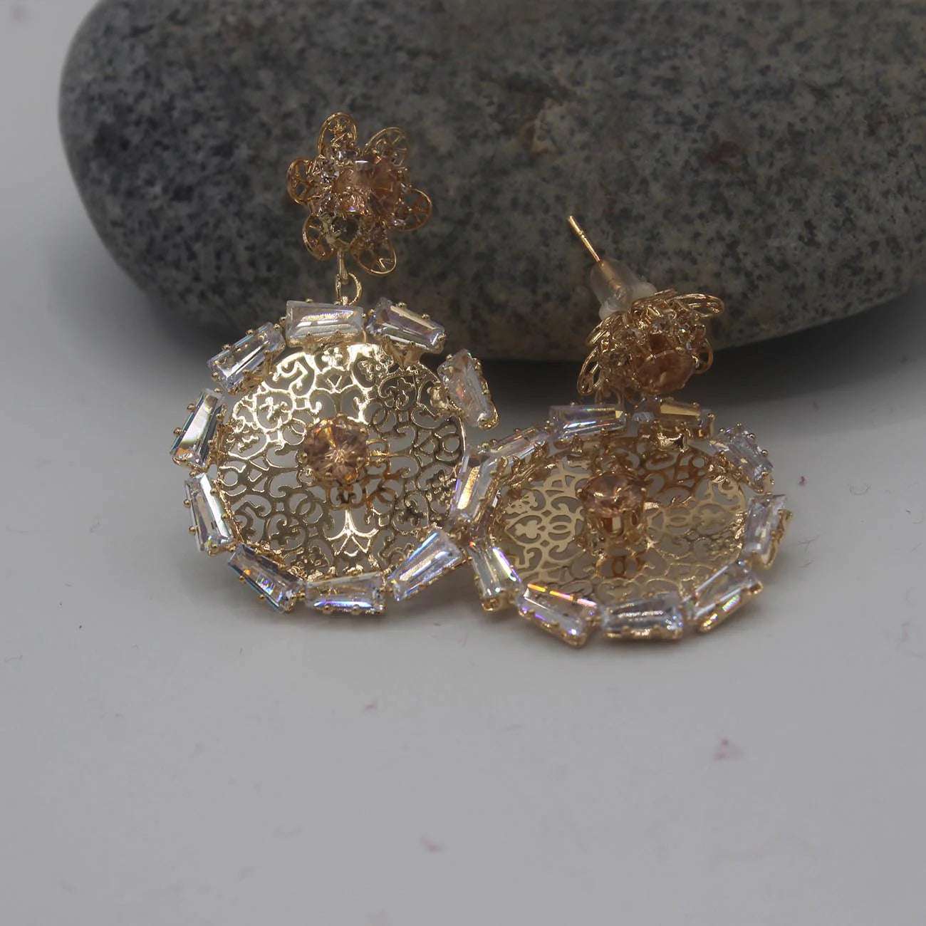 OUTLINED DROP EARRINGS