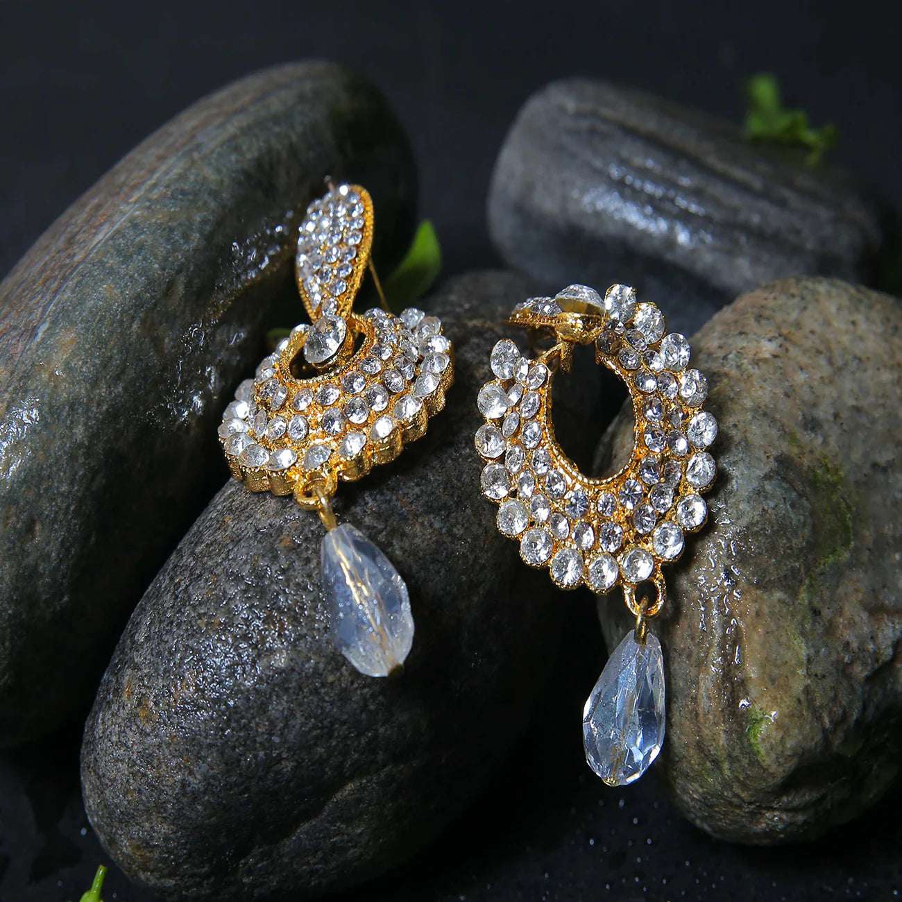 ROYAL PEARL HOOP EARRINGS
