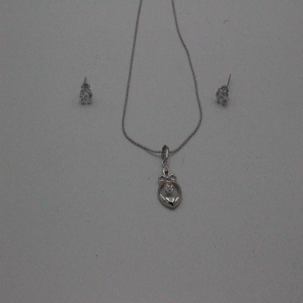 Beautiful Silver Necklace Set