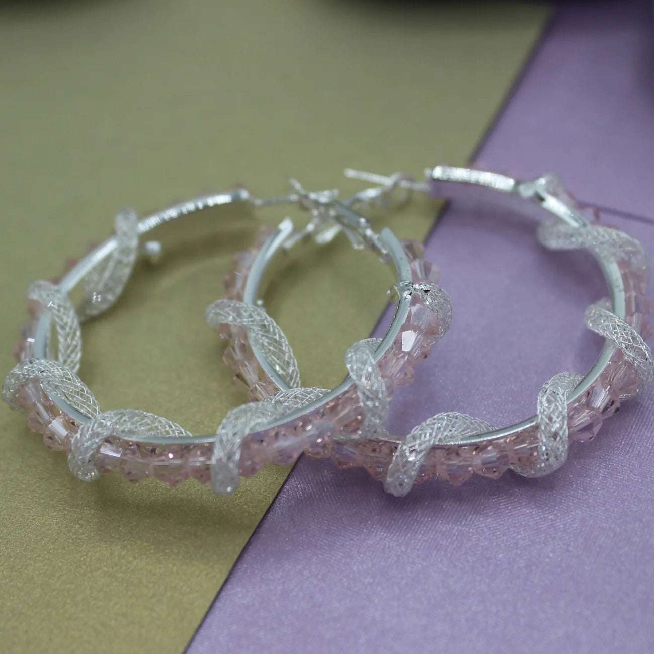 OUTLINED STONE HOOP EARRING