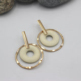 GLAM UP GOLDEN ROUND EARRING