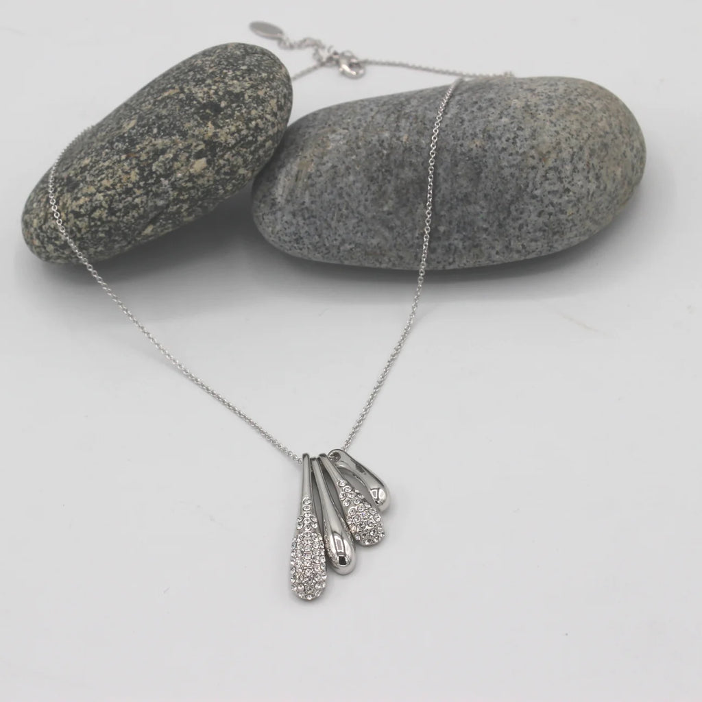 BROCHED STONE PENDANT – SILVER
